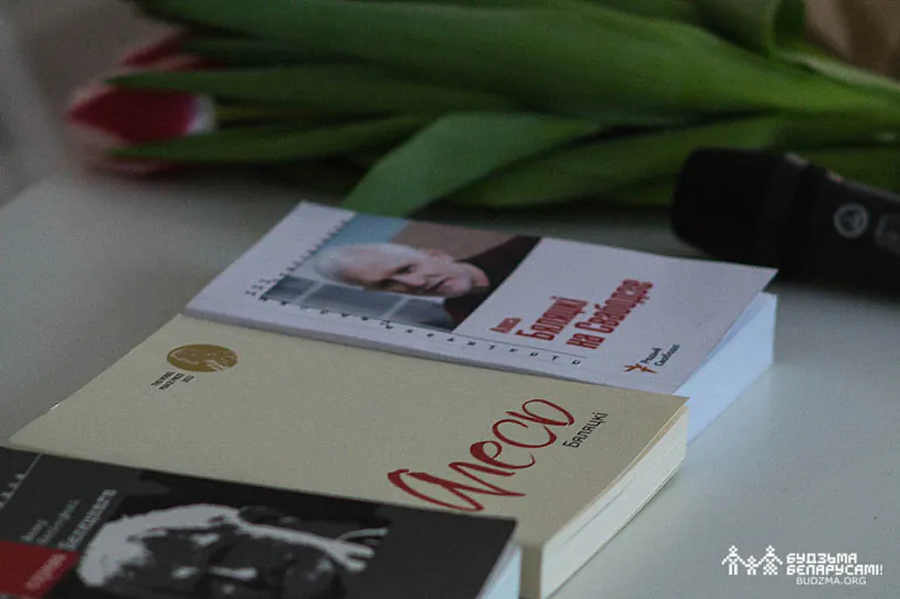 book_book01.jpg book_book01.jpg