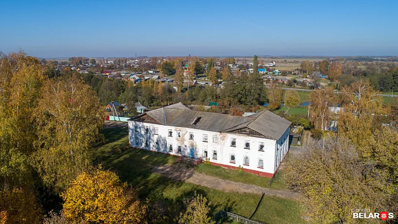 1 Karma-siadzaba-doryja-dzernaloviczau.jpg сядзіба Дзерналовічаў у Карме