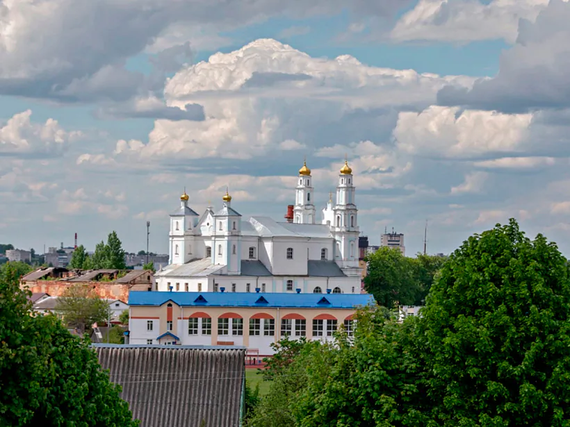 Byly karmielicki kasciol u Hlybokim