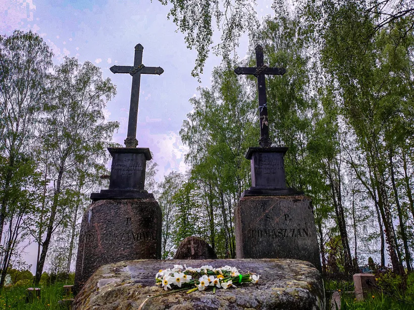 Магілы Тамаша і Брыгіды Занаў. Фота: budzma.org  Магілы Тамаша і Брыгіды Занаў. Фота: budzma.org