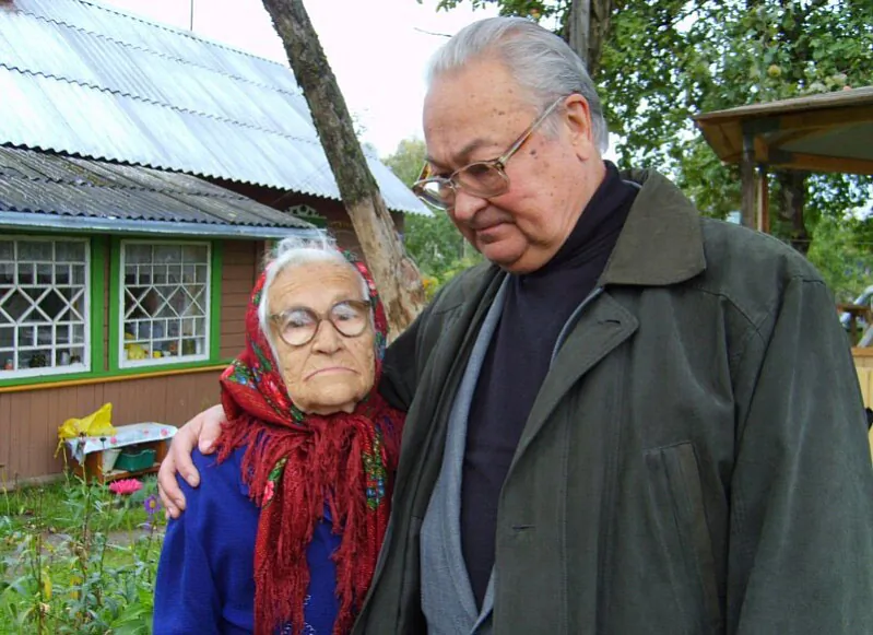 Бураўкін з маці.jpg