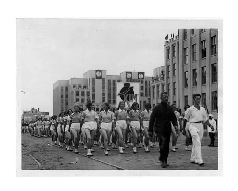 parad_bssr.jpg parad_bssr.jpg