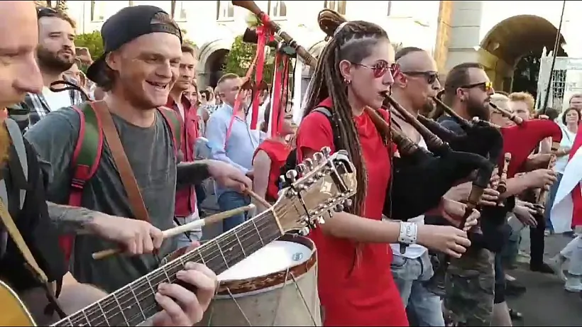 FWUOSuasBAk.jpg