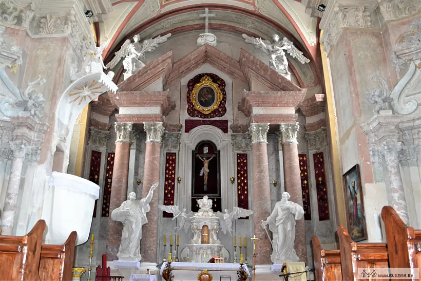Kasciol Sviatoha Apostala Andreja, altar Kasciol Sviatoha Apostala Andreja, altar