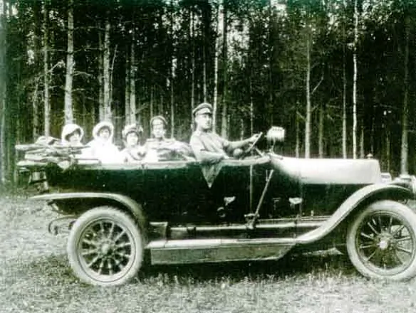 mal_20_Kamarouski_les_1916.jpg mal_20_Kamarouski_les_1916.jpg