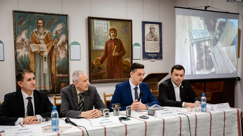 Dyrektar Litaraturnaha muzieja Michail Rybakoŭ, syn Zmitraka Biaduli Jakaŭ Plaŭnik, staršynia Fondu Maryi Mahdalieny Radzivil Aliaksandar Sapieha, časovy pavierany ŭ spravach Bielarusi ŭ Švejcaryi Paviel Macukievič