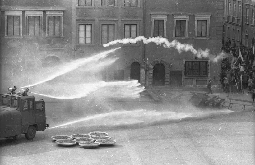 Вадамёты супраць мітынгоўцаў.jpg