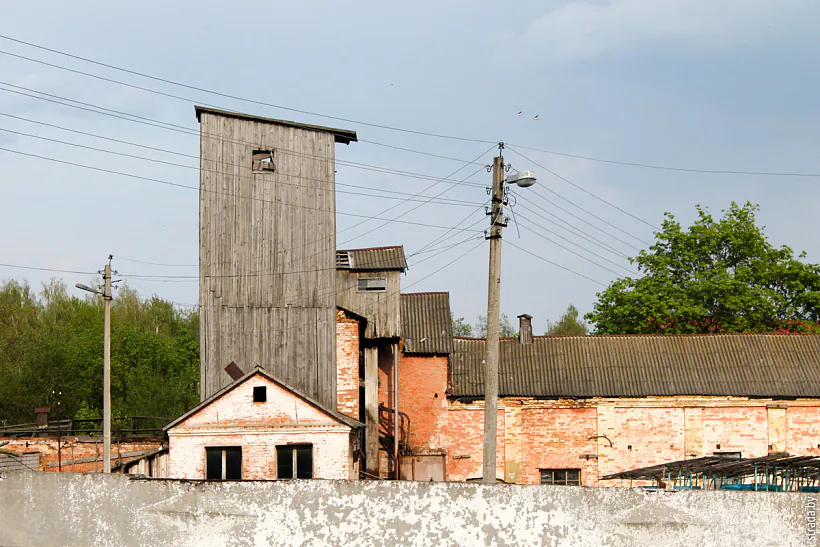 7 mayontak-doryya-dzernalovichau-kruhmalny-zavod.jpg завод Дзерналовічаў у Карме