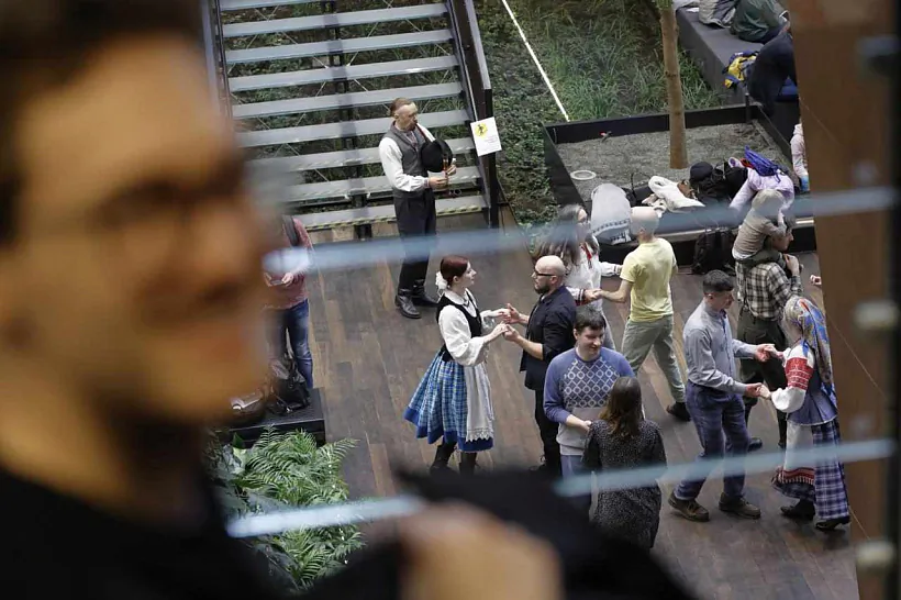 Bielaruskija tradycyjnyja tancy ŭ Hdańsku. Na dudzie hraje Jaŭhien Baryšnikaŭ Bielaruskija tradycyjnyja tancy ŭ Hdańsku. Na dudzie hraje Jaŭhien Baryšnikaŭ