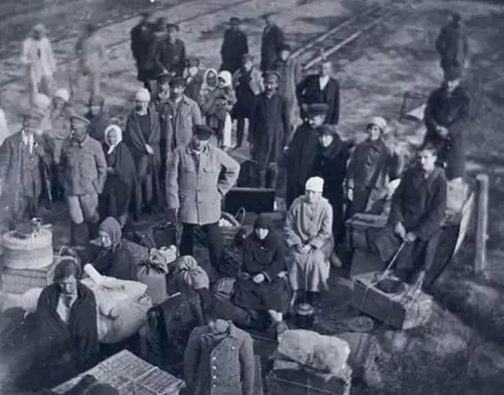 Biežancy viartajucca dadomu, 1918 hod Biežancy viartajucca dadomu, 1918 hod