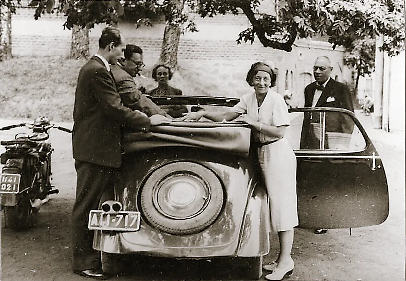 03 У працоўным фотатуры 1936.png