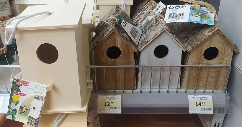 Гладкие внутри скворечники в ассортименте беларусских магазинов. Фото Вадима Прокопчука.jpg Гладкие внутри скворечники в ассортименте беларусских магазинов. Фото Вадима Прокопчука.jpg