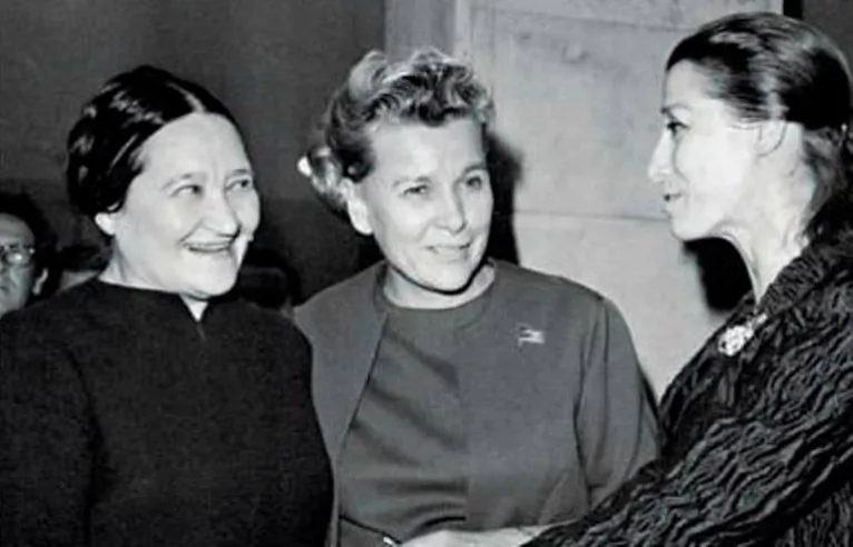 Лежэ, Фурцэва і Плісецкая.jpg Лежэ, Фурцэва і Плісецкая.jpg