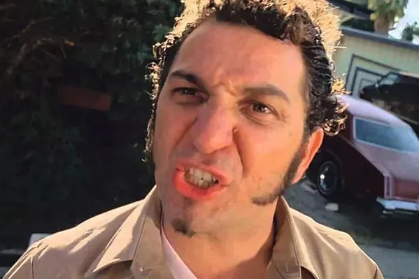 Kadr z fiĺma «Kroŭ i bieton»