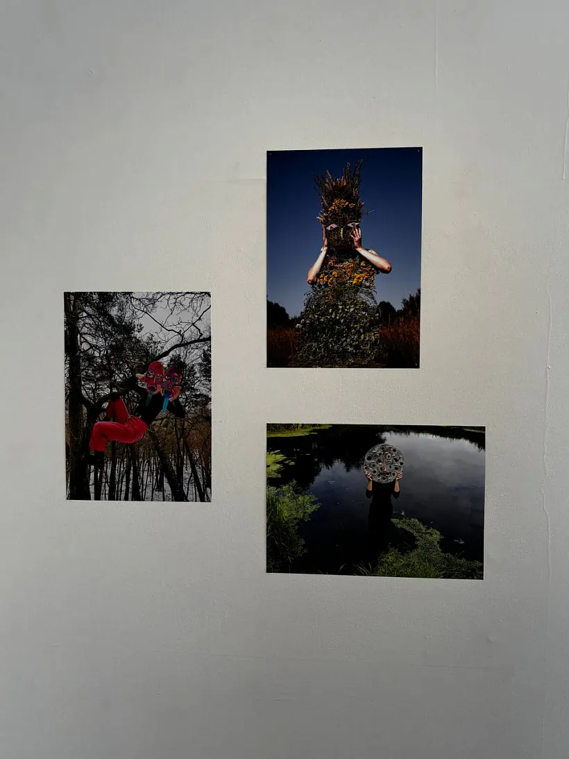 Frahmient ekspazicyi vystavy «Veiled / Unveiled» u varšaŭskaj halierei «Biuro Wystaw» Frahmient ekspazicyi vystavy «Veiled / Unveiled» u varšaŭskaj halierei «Biuro Wystaw»