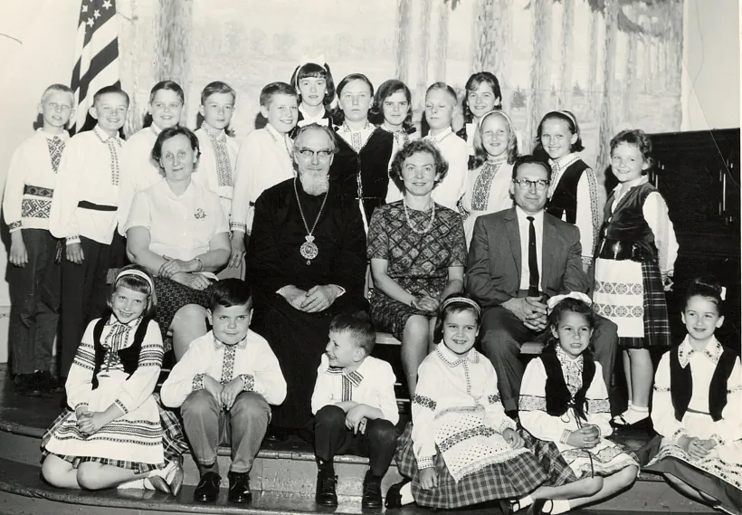 Vučni i nastaŭniki bielaruskaj školki ŭ Ńju-Jorku. 1960-ja hh.