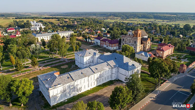 budynak-kolishnyaj-muzhchynskaj-gimnazii budynak-kolishnyaj-muzhchynskaj-gimnazii