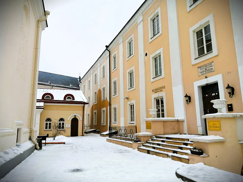 Kolišni kliaštar bazylianaŭ, dzie adbyvaŭ pakarannie baćka Aĺfreda Romera Edvard Jan Romer