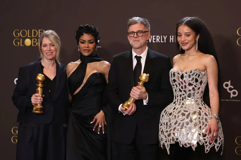 Sara Merfi, Tejana Tejłar, Poł Tomas Andersan i Čejz Infinici