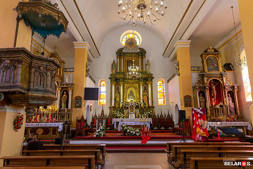 Kaścioł Naradžeńnia Najśviaciejšaj Panny Maryi znutry