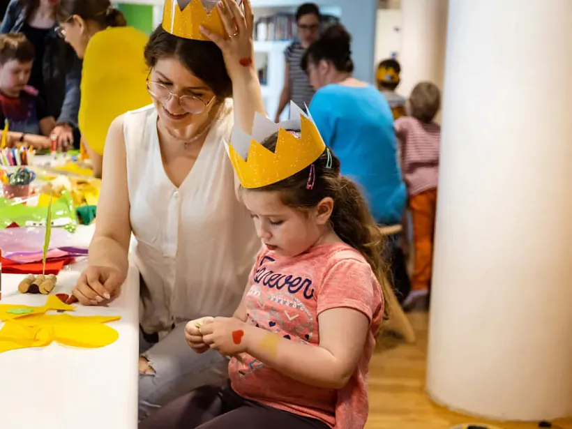 Pliacoŭka siamiejnaj adukacyi ŭ Muziei historyi poĺskich habrejaŭ POLIN