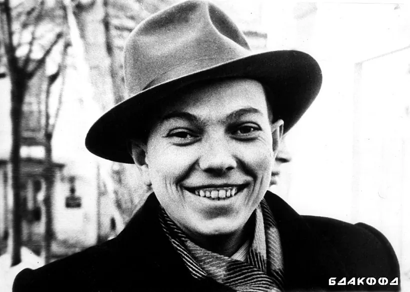 Уладзімір Караткевіч у 19 год Уладзімір Караткевіч у 19 год