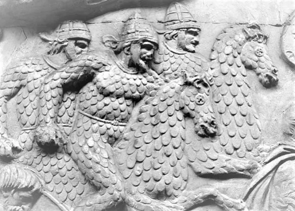 bron_sarmaty.jpg рымскі барэльеф