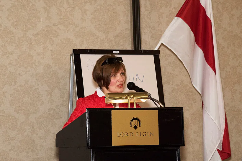 Выступ у гатэлі Элгін падчас Беларускага біенале (Сустрэчы беларусаў Паўночнай Амерыкі).jpg