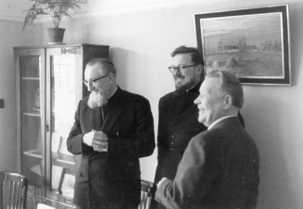 Леў-Гарошка-Аляксандр-Надсан-Ян-Дамінік-1970-я-гады.jpg Леў-Гарошка-Аляксандр-Надсан-Ян-Дамінік-1970-я-гады.jpg