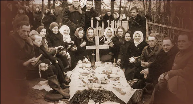 Uvieś rod sabraŭsia na mahilcy svajho pamierlaha prodka Uvieś rod sabraŭsia na mahilcy svajho pamierlaha prodka