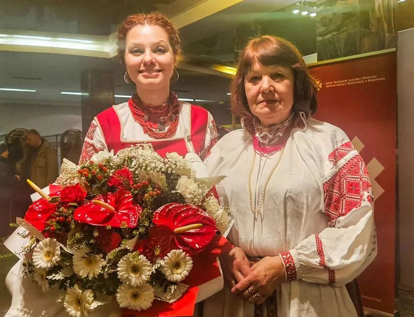 Kaciaryna Vadanosava z maci