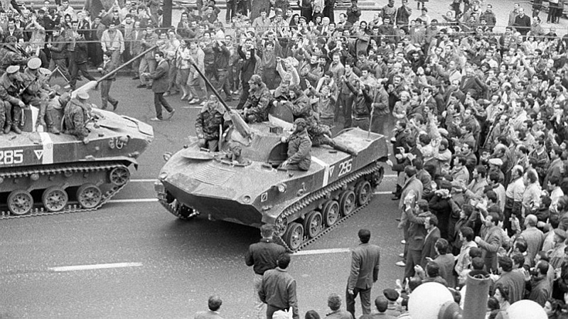 Разгон мітынгу ў Тбілісі, 1989 год.jpg Разгон мітынгу ў Тбілісі, 1989 год.jpg