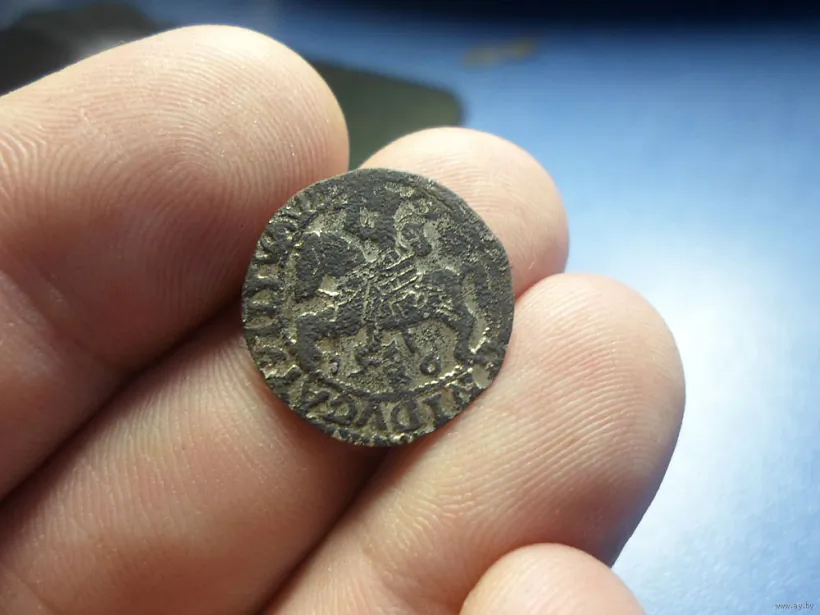 (10) Фальшак паўгроша - бачна, дзе штучнае пакрыццё сцёртае, а дзе засталося.jpg (10) Фальшак паўгроша - бачна, дзе штучнае пакрыццё сцёртае, а дзе засталося.jpg