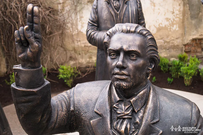 Pomnik Kastusiu Kalinoŭskamu i jahonym papliečnikam Pomnik Kastusiu Kalinoŭskamu i jahonym papliečnikam