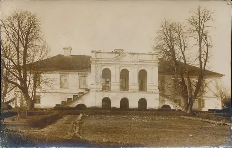 1-маёнтак-у-Відзах-Лаўчынскіх-фота-1916-г-768x491.jpg 1-маёнтак-у-Відзах-Лаўчынскіх-фота-1916-г-768x491.jpg