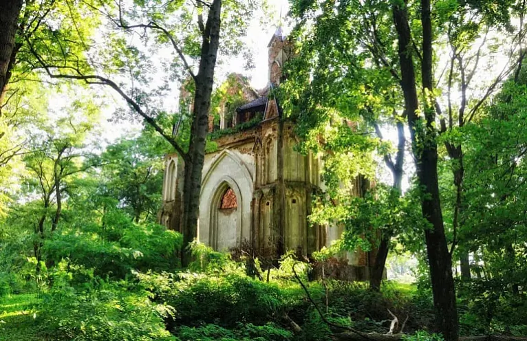 Kaplica. Vioska Zakazieĺ