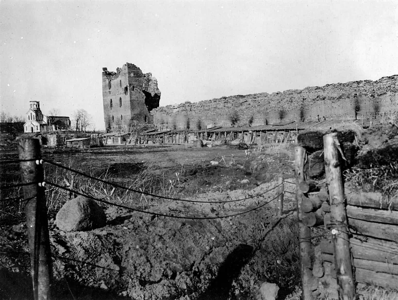 Ruiny Kreŭskaha zamka i Troickaj carkvy