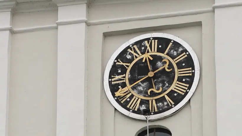 Staražytny hadzinnik na viežy kasciola