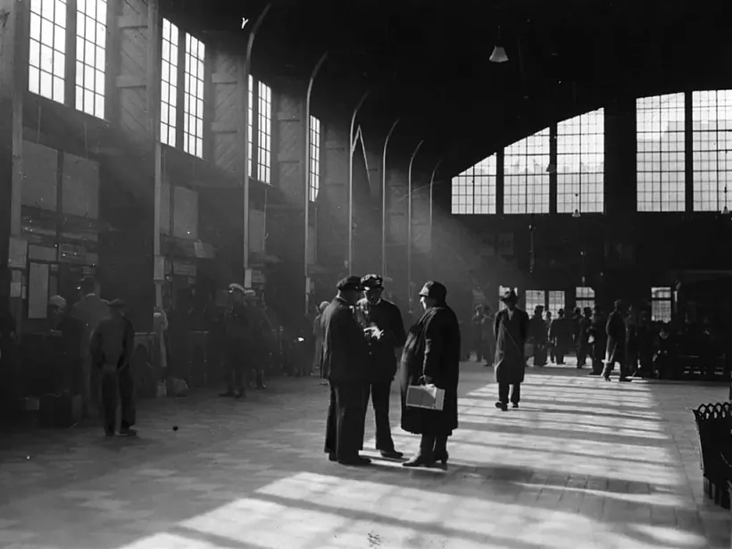 Unutry zaly čakannia varšaŭskaha vakzala Unutry zaly čakannia varšaŭskaha vakzala