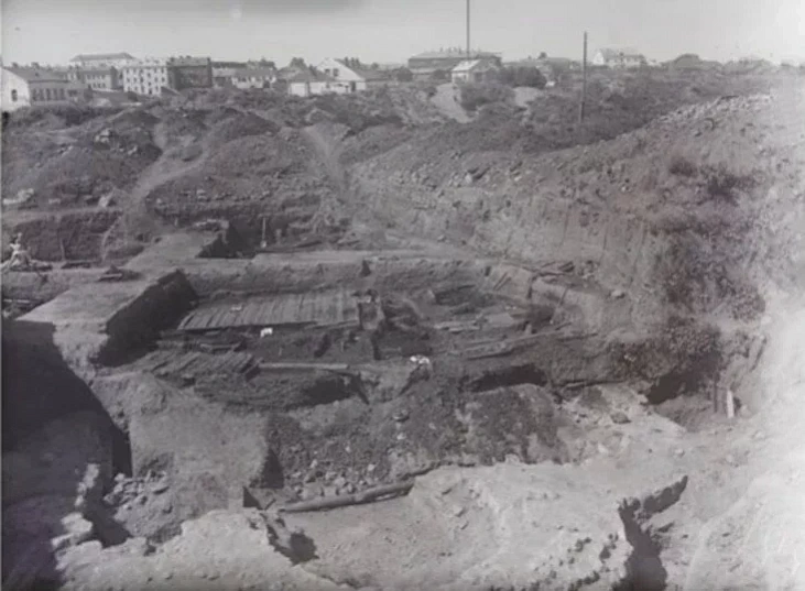 Raskopki na Minskim zamčyščy ŭ 1950 hodzie