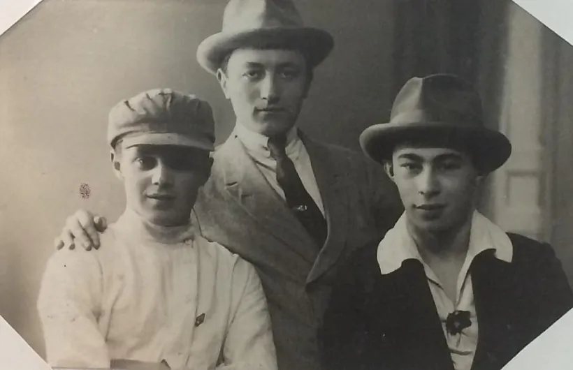 Michaś Bahun, Zmitrok Astapienka, Juli Taubin. Miensk, 1930 hod Michaś Bahun, Zmitrok Astapienka, Juli Taubin. Miensk, 1930 hod