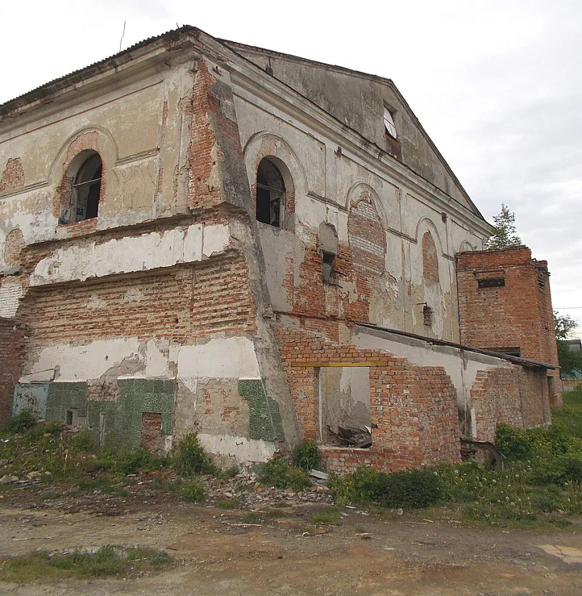 Synagogue_in_Kobrin_1b.jpg