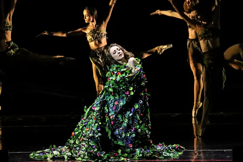 Scena z baleta «Kupałle» ŭ Biełaruskim muzyčnym teatry Scena z baleta «Kupałle» ŭ Biełaruskim muzyčnym teatry