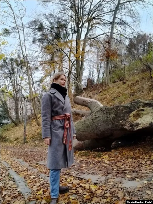 Stylizacyja tradycyjnaha pojasa z sučasnym adzieńniem