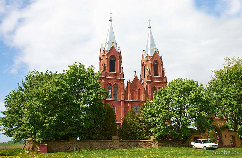 3) Касцёл апосталаў Пятра і Паўла.jpg