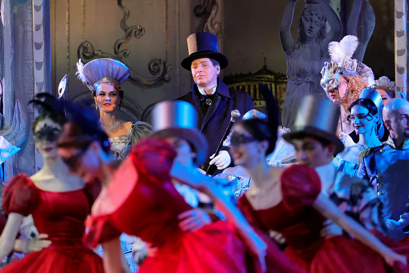 Scena z opiery «Jaŭhien Aniehin» (Vialiki teatr Biełarusi) Scena z opiery «Jaŭhien Aniehin» (Vialiki teatr Biełarusi)