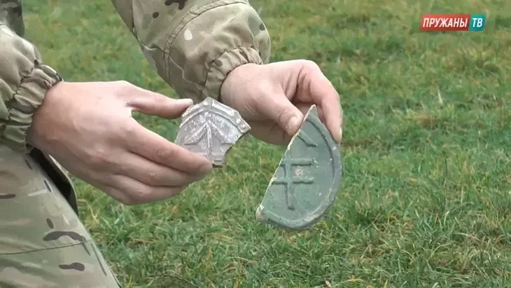 Frahmient palivanaj hieraldyčnaj kafli z hierbam «Lis» Sapiehaŭ