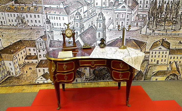 mal_10_stol_gub.jpg mal_10_stol_gub.jpg