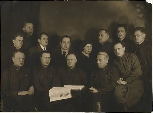 supracouniki_redakcyi_gazety_soveckaya_belarus._u_drugim_radze_-_kuzma_chorny._g._maskva_1942_g._z_fondau_dmgbl.jpg supracouniki_redakcyi_gazety_soveckaya_belarus._u_drugim_radze_-_kuzma_chorny._g._maskva_1942_g._z_fondau_dmgbl.jpg