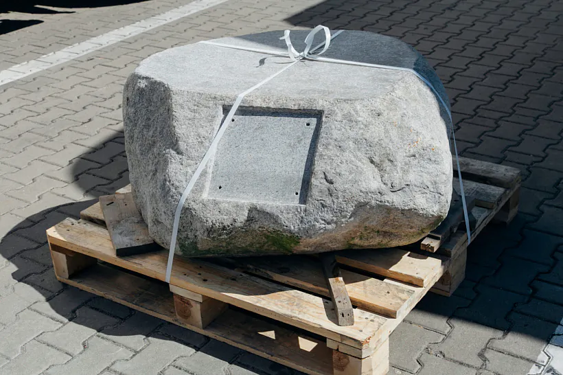 Padmurak z bielaruskaha valuna dlia pomnika Tadevušu Kasciušku ŭ šviejcarskim Zalaturnie